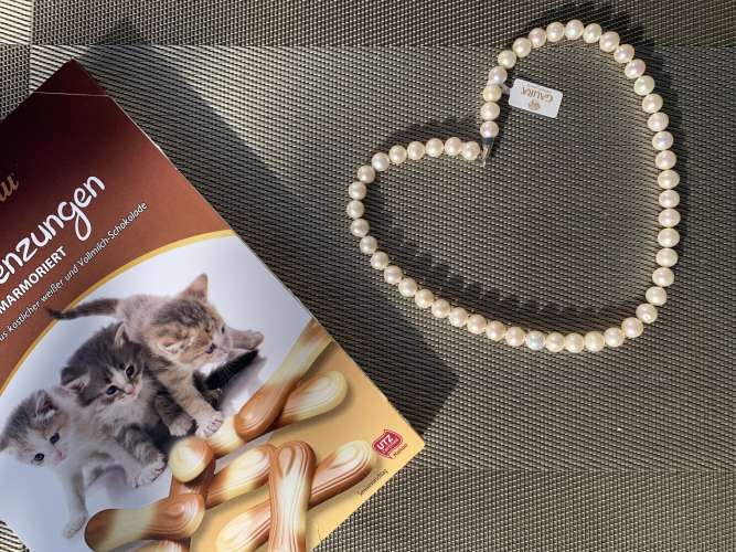Gaura Pearls Perlenkette - weiß, rund, 10 mm, 45-48 cm, 925 Silber Perlenherz